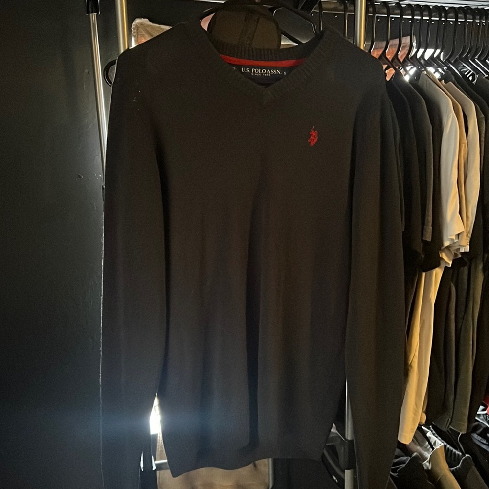 U.s. Polo ASSN lightweight V neck sweater